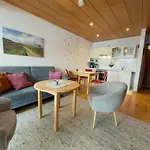 Land & 22
