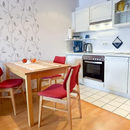 Land & 22 Appartement