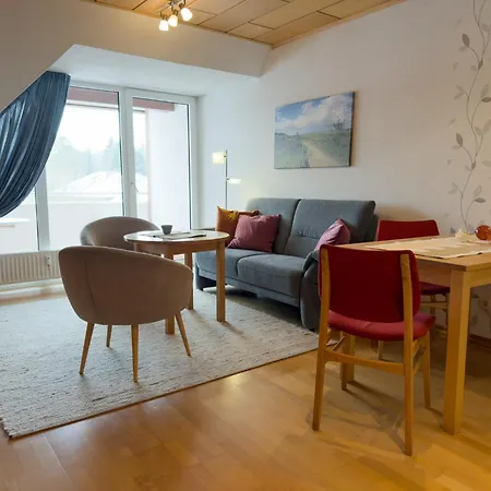 Land & 22 Apartman